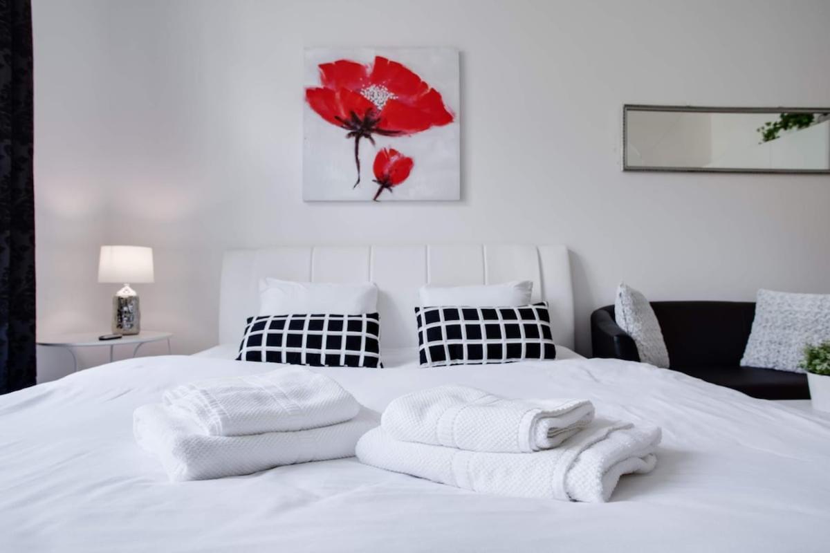 Charming Near The Historic Center Appartamento *