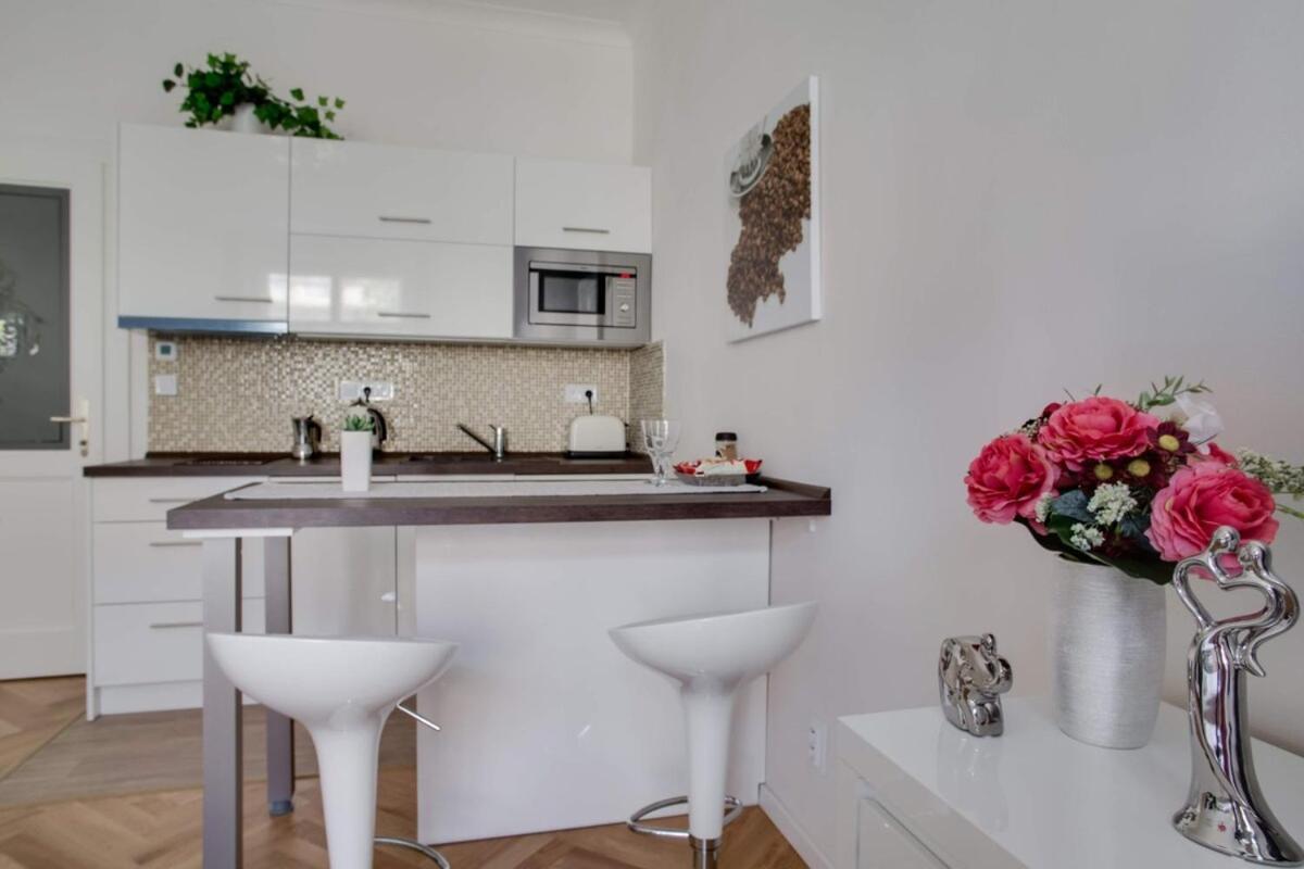 Appartamento Charming Near The Historic Center Praga